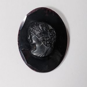 Antique French Jet Left Facing Cameo Brooch